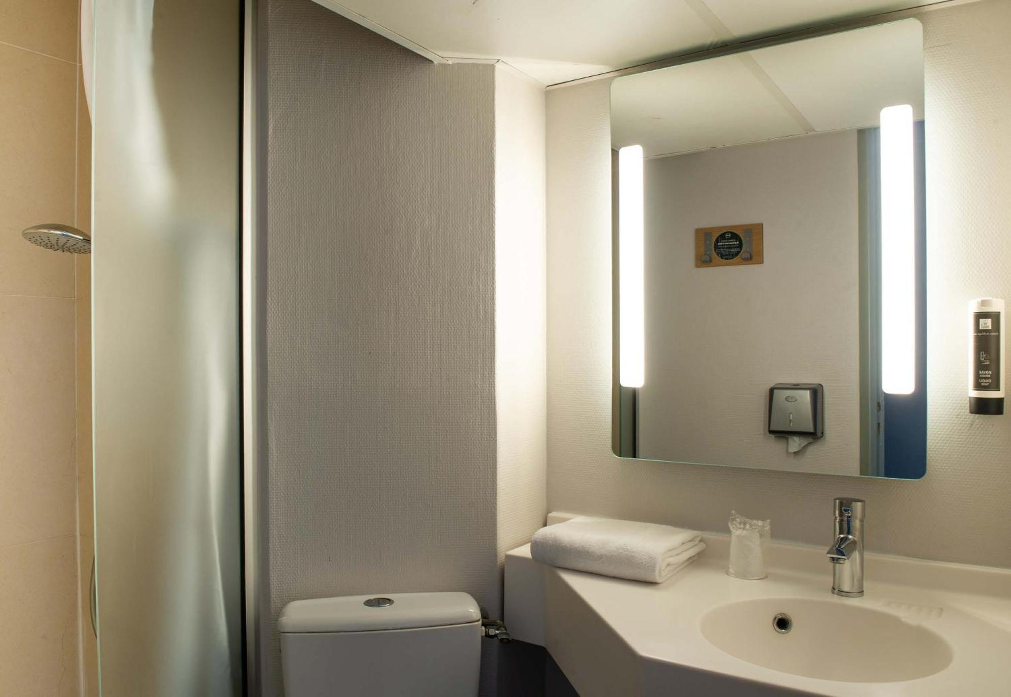 B&B Hotel Saint-Quentin Esterno foto