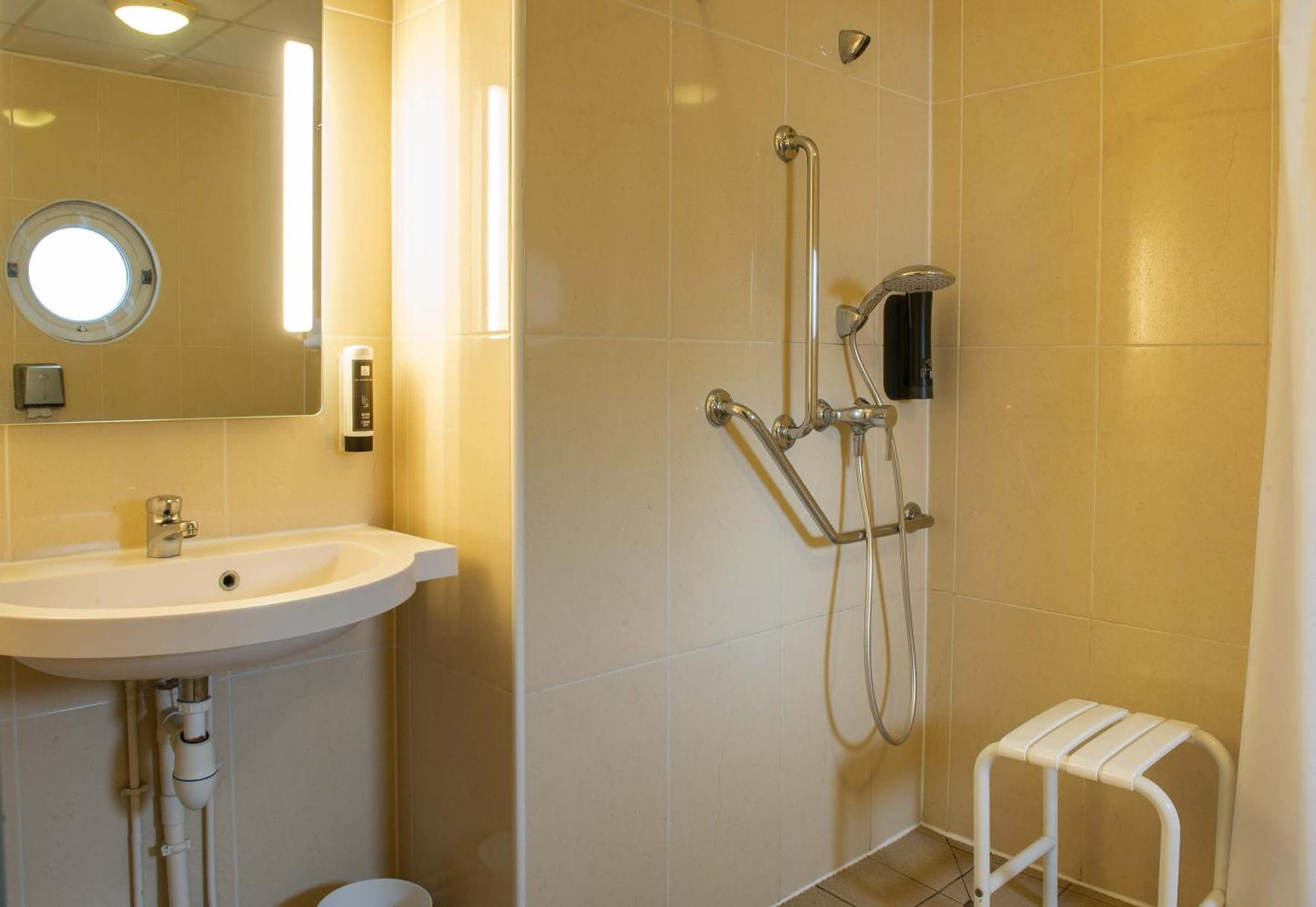 B&B Hotel Saint-Quentin Esterno foto